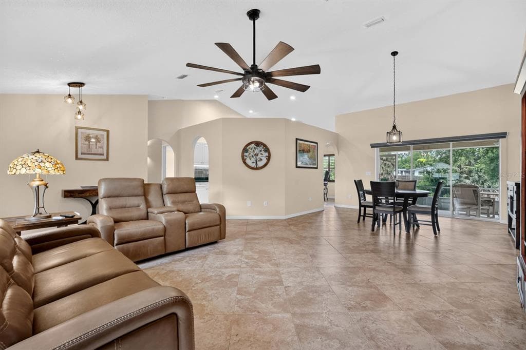 40 FLAMINGO DRIVE photo 8