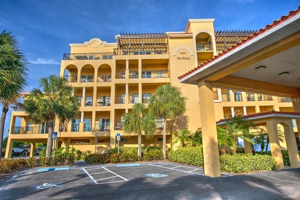 10315 GULF BOULEVARD 409 photo 2