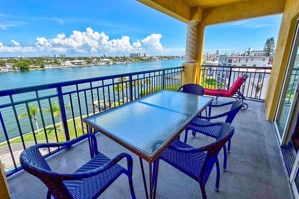 10315 GULF BOULEVARD 409 photo 3