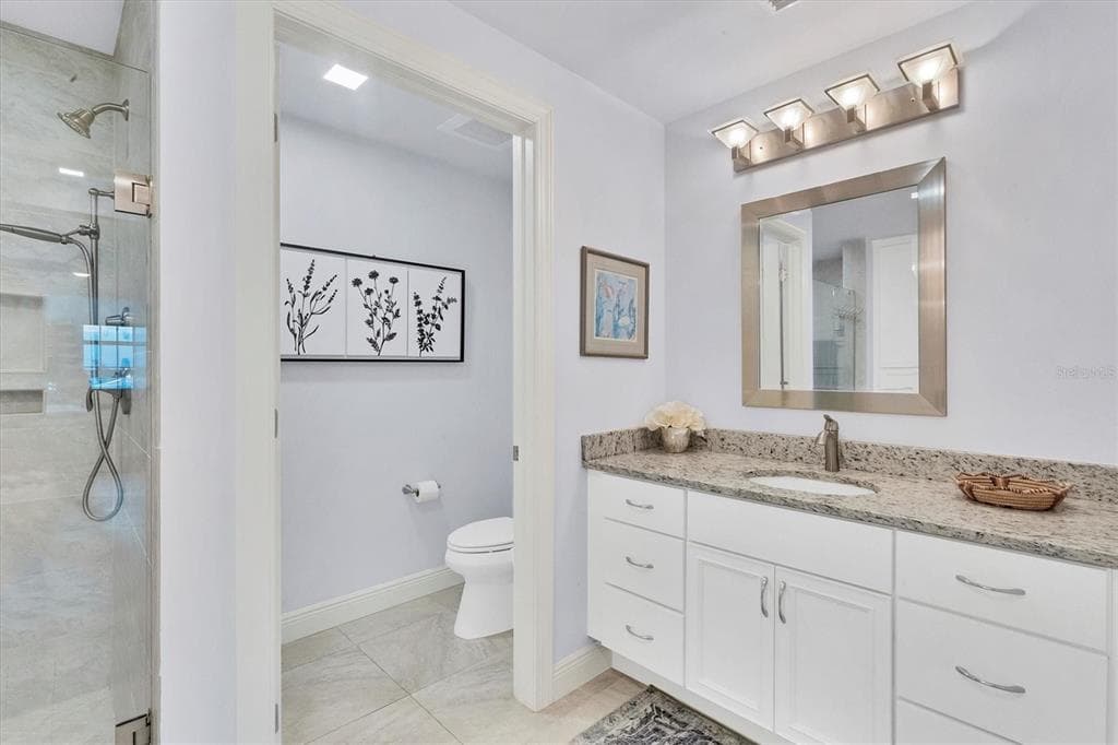 260 HIDDEN BAY DRIVE 402 photo 23