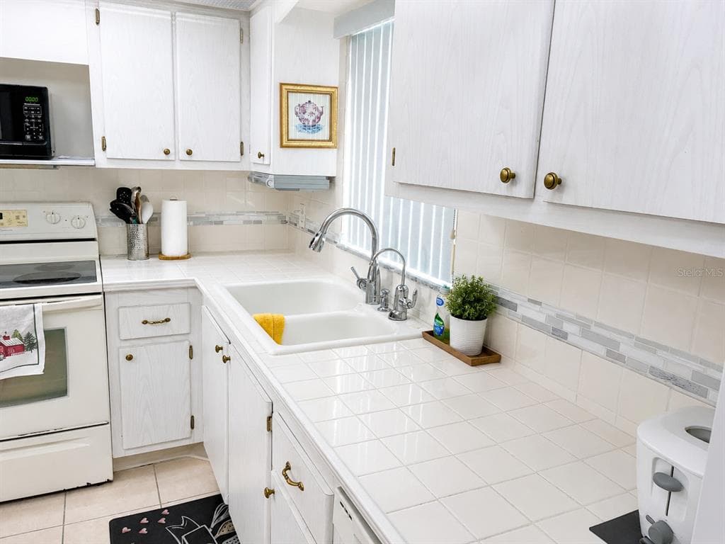 4575 COVE CIRCLE 506 photo 4