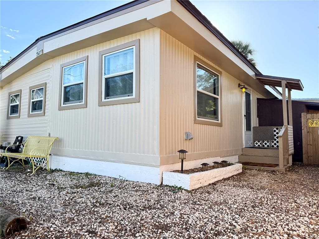 5527 DARLENE STREET photo 4