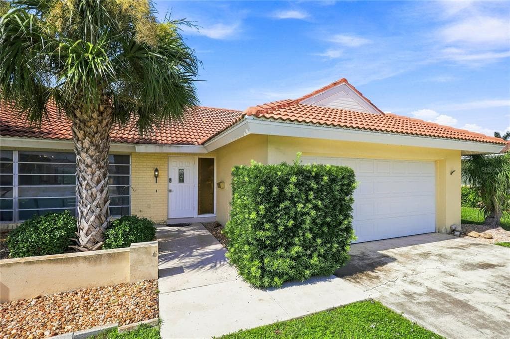 425 BELVEDERE COURT photo 7