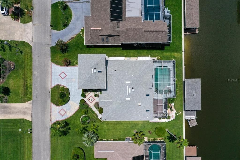12 CLOVERDALE COURT S photo 9