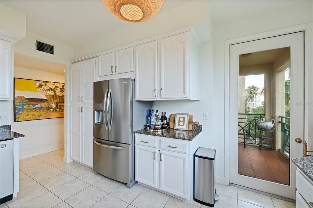 4737 DOLPHIN CAY LANE S 401 photo 8