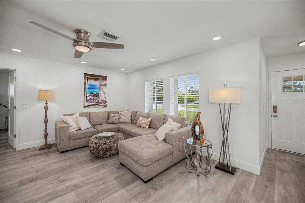 8152 SEASHELL STREET photo 17