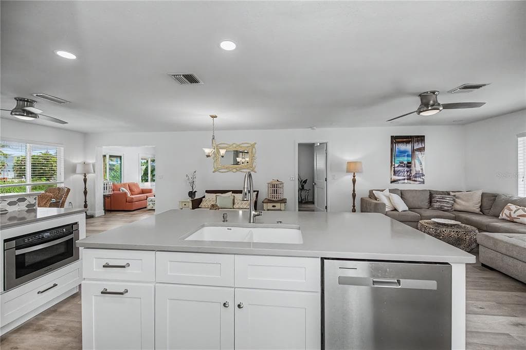 8152 SEASHELL STREET photo 14