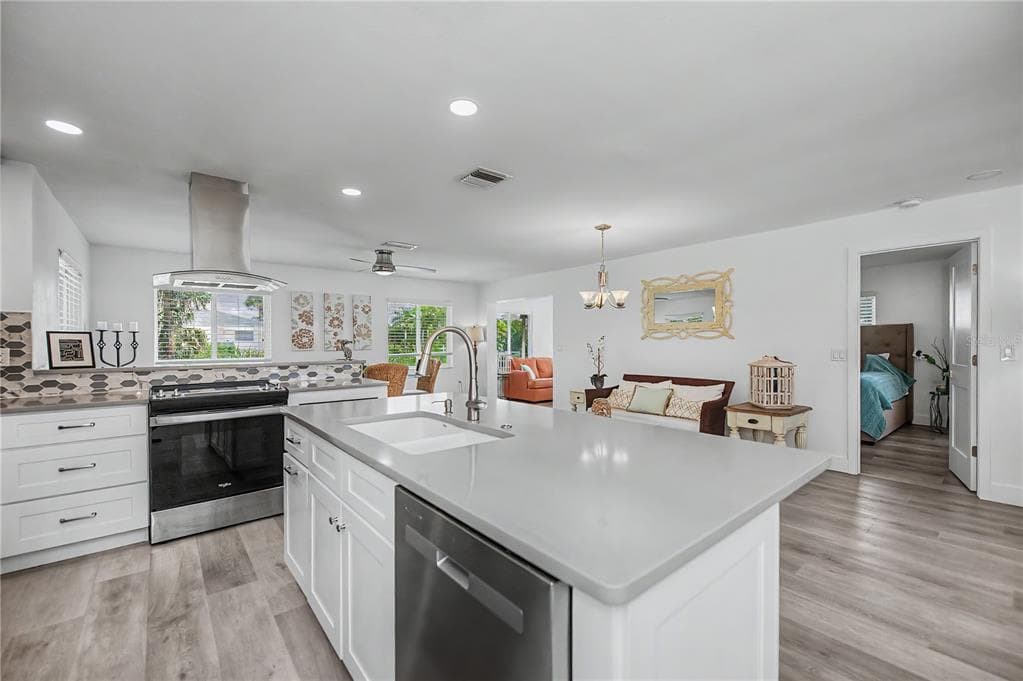 8152 SEASHELL STREET photo 11