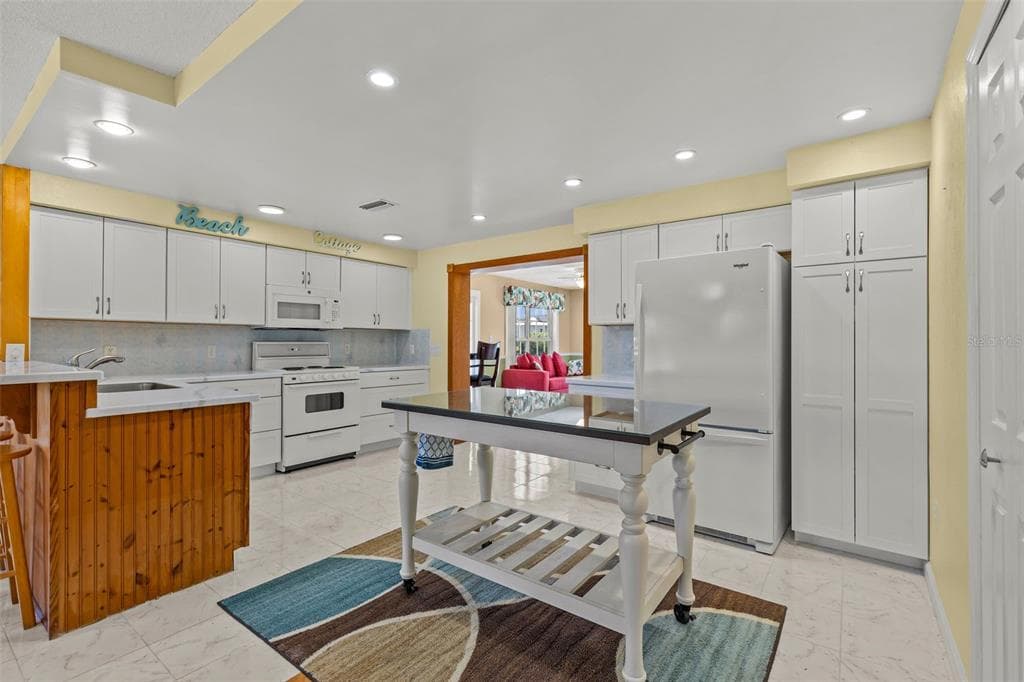 3388 OLEANDER DRIVE photo 16