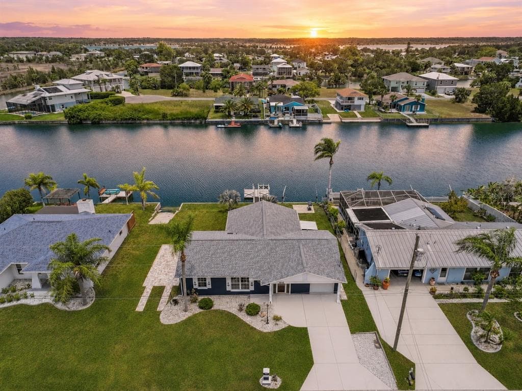 3388 OLEANDER DRIVE photo 4