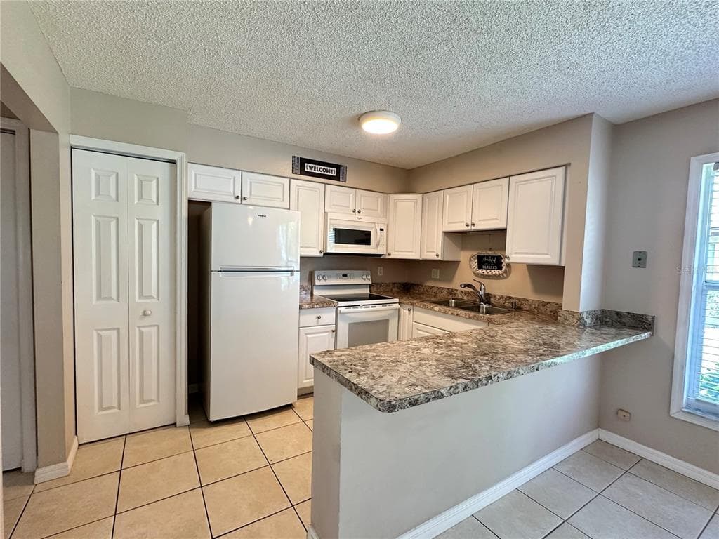 21150 GERTRUDE AVENUE N3 photo 6