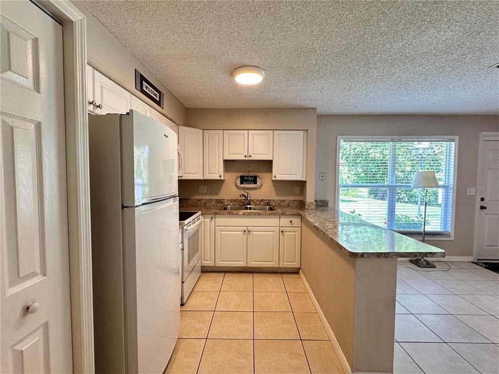 21150 GERTRUDE AVENUE N3 photo 9