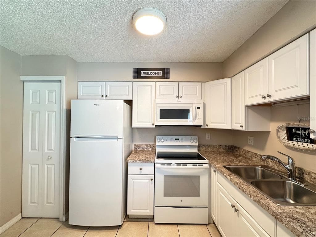 21150 GERTRUDE AVENUE N3 photo 8
