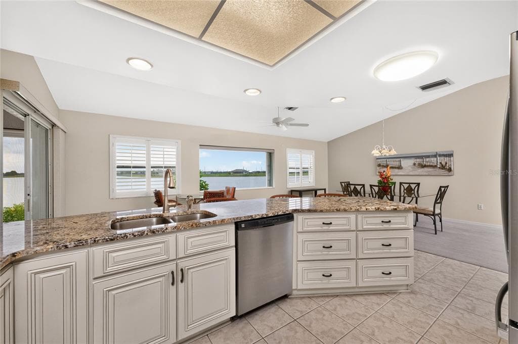 31 MEADOWLARK LANE photo 17