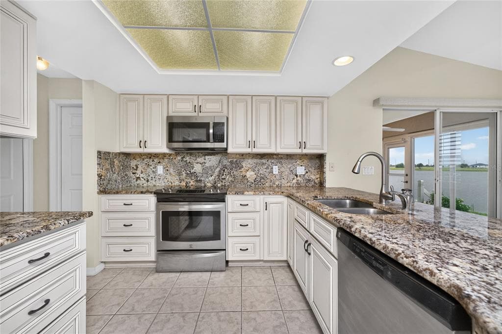 31 MEADOWLARK LANE photo 14