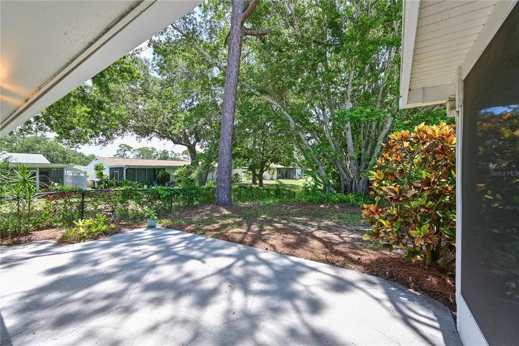 3472 QUEENS STREET photo 23