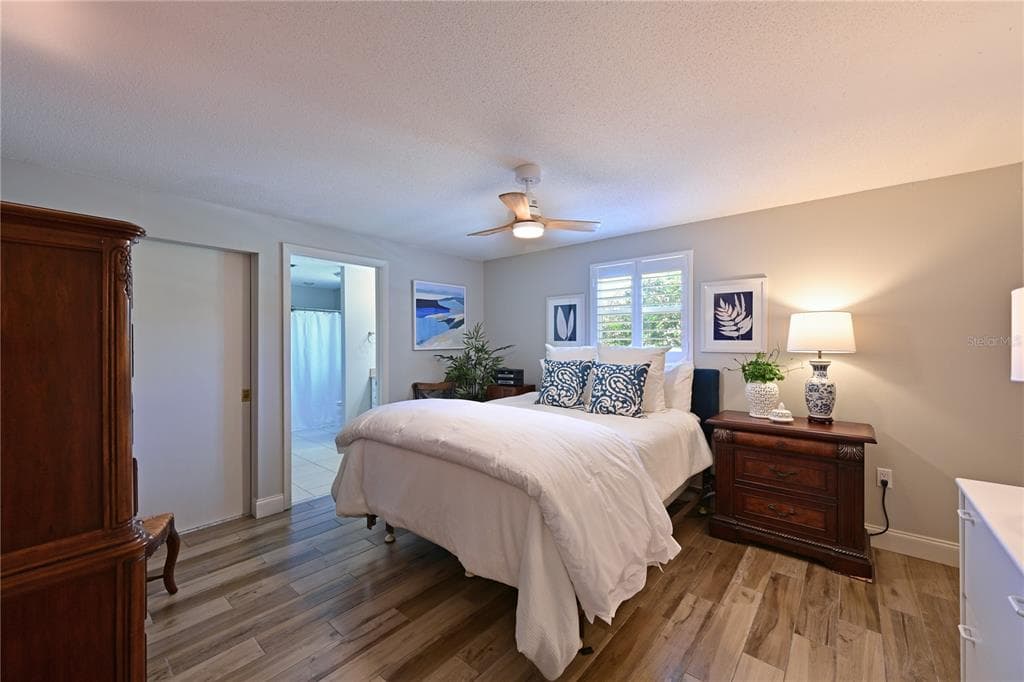 3472 QUEENS STREET photo 17