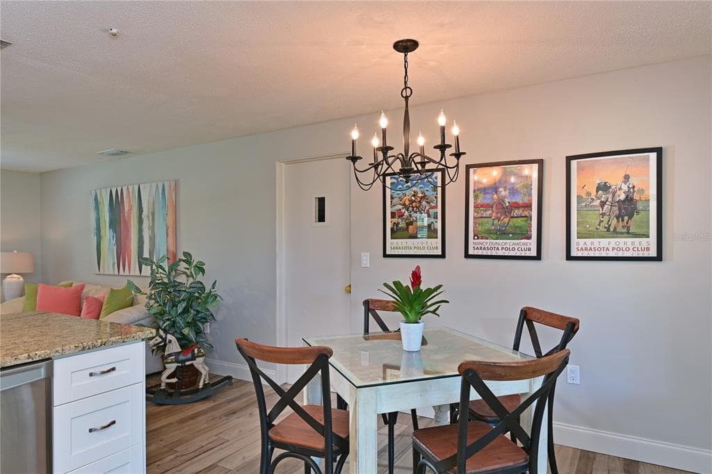 3472 QUEENS STREET photo 14