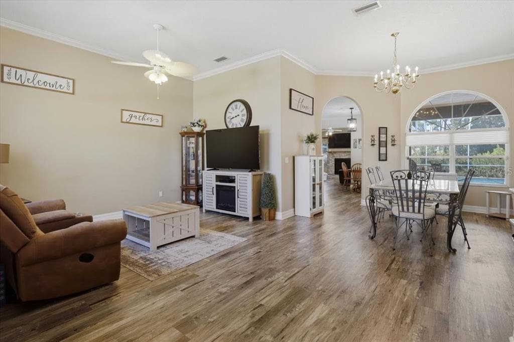 56 WESTBURY LANE photo 3