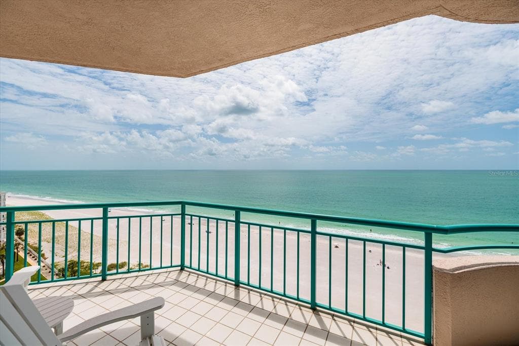 1560 GULF BOULEVARD 1101 photo 1
