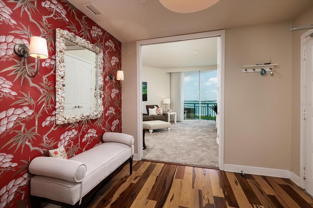 1560 GULF BOULEVARD 1101 photo 5