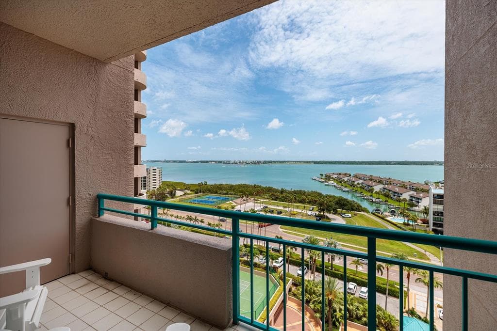 1560 GULF BOULEVARD 1101 photo 19