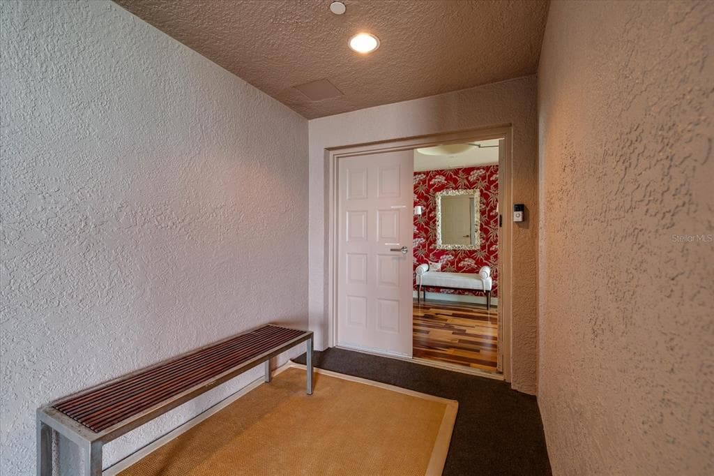 1560 GULF BOULEVARD 1101 photo 4