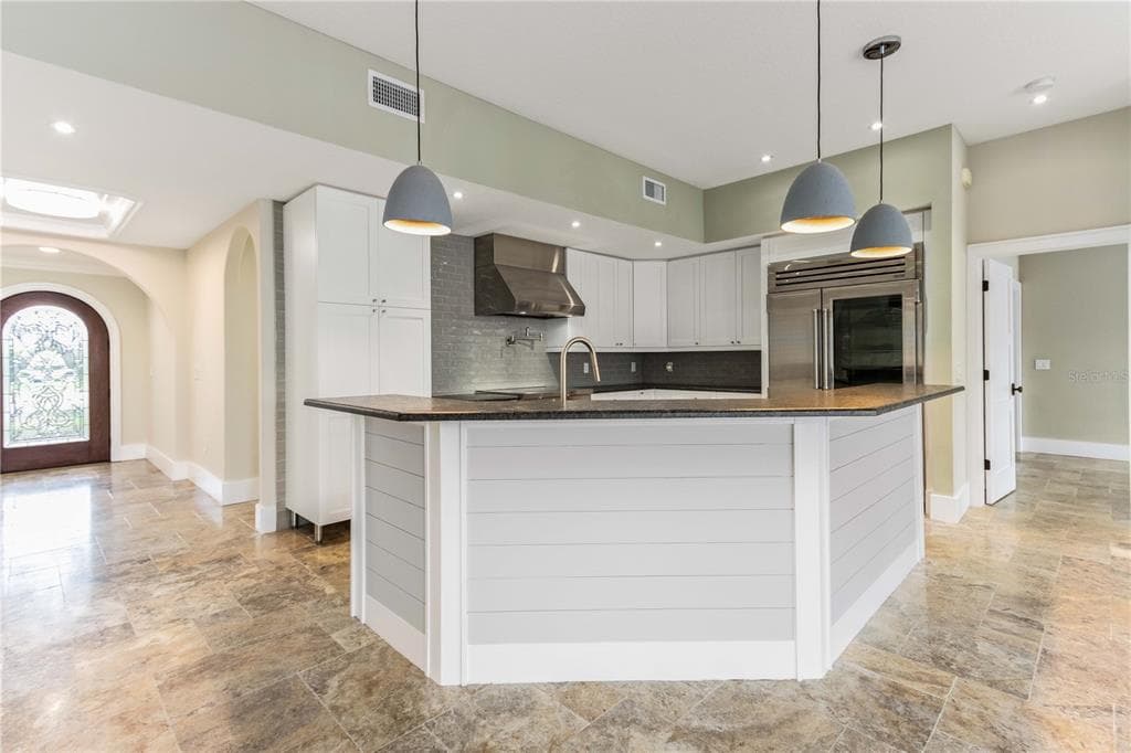440 PALM ISLAND SE photo 18