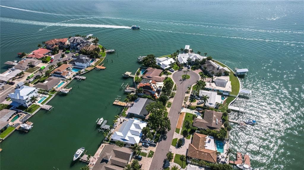 440 PALM ISLAND SE photo 4