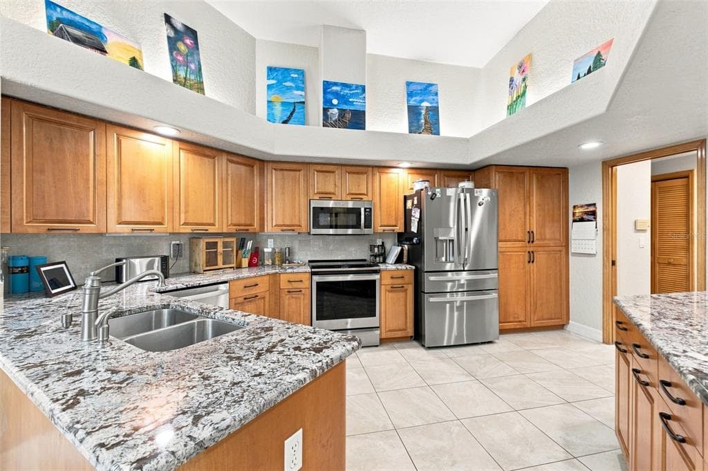 10307 WATERS EDGE COURT photo 10