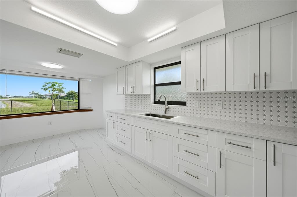2705 MAURITANIA ROAD photo 14