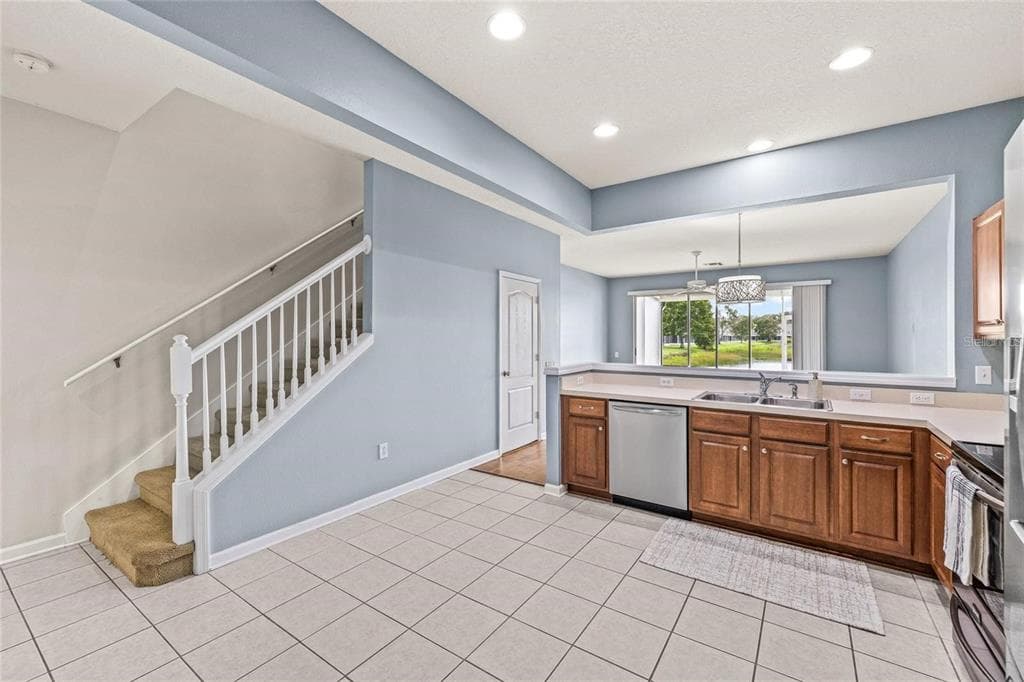 4879 POND RIDGE DRIVE photo 9