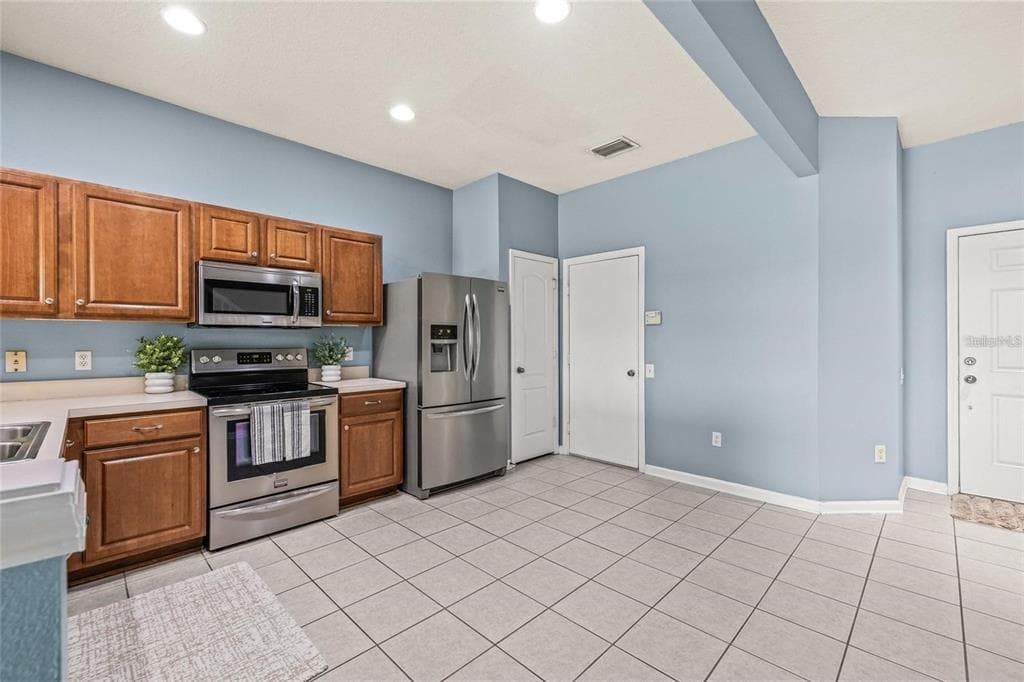 4879 POND RIDGE DRIVE photo 10