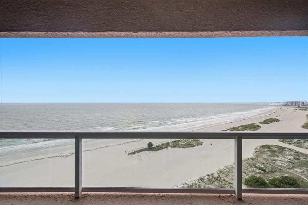 1310 GULF BOULEVARD 18C photo 2