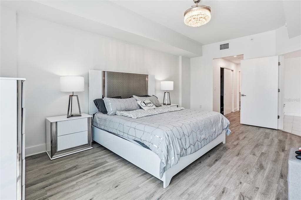 415 ISLAND WAY 204 photo 12