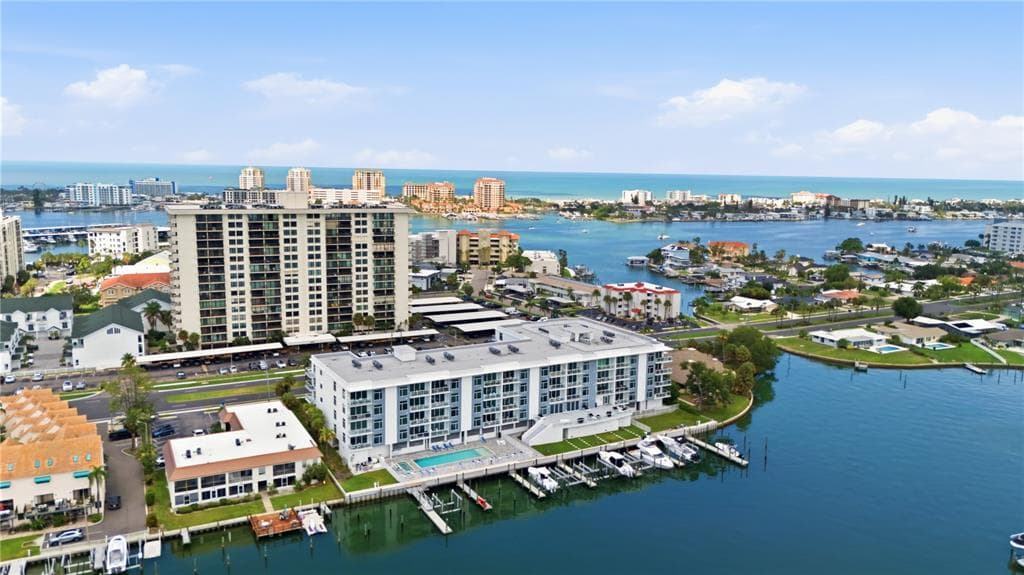 415 ISLAND WAY 204 photo 1