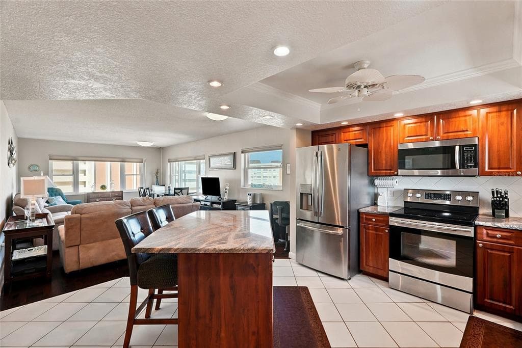 4550 COVE CIRCLE 1009 photo 3
