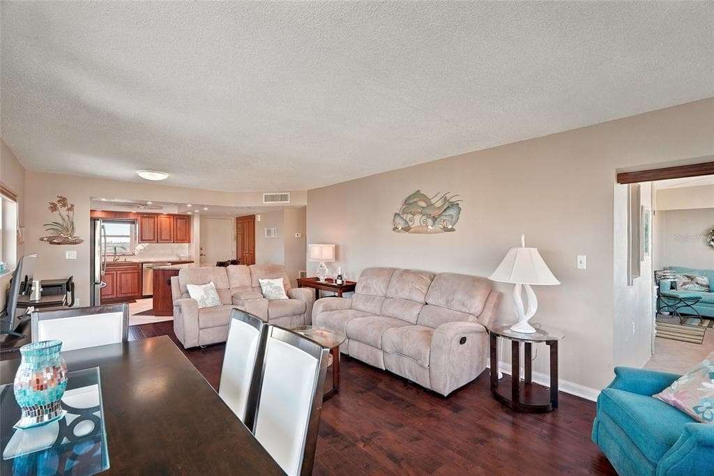 4550 COVE CIRCLE 1009 photo 8
