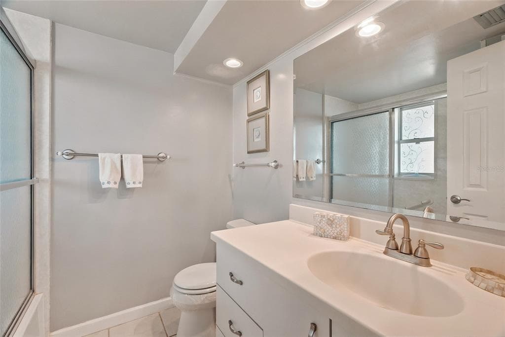 4550 COVE CIRCLE 1009 photo 21