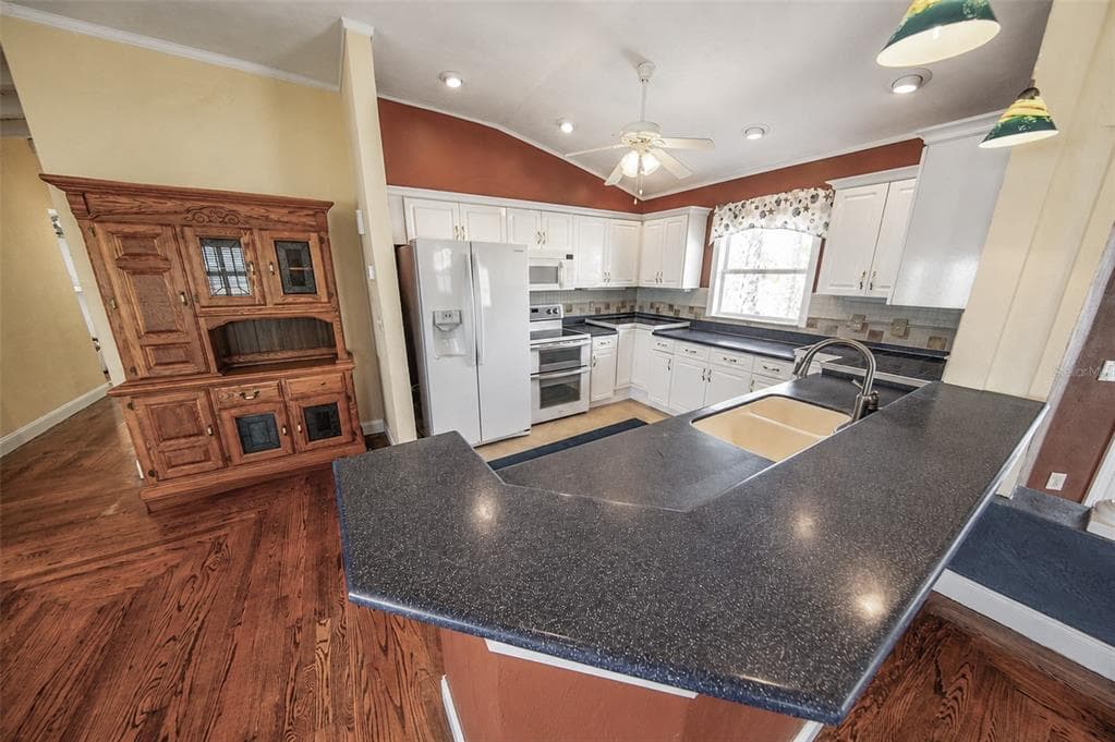 3873 S ATLANTIC AVENUE photo 7