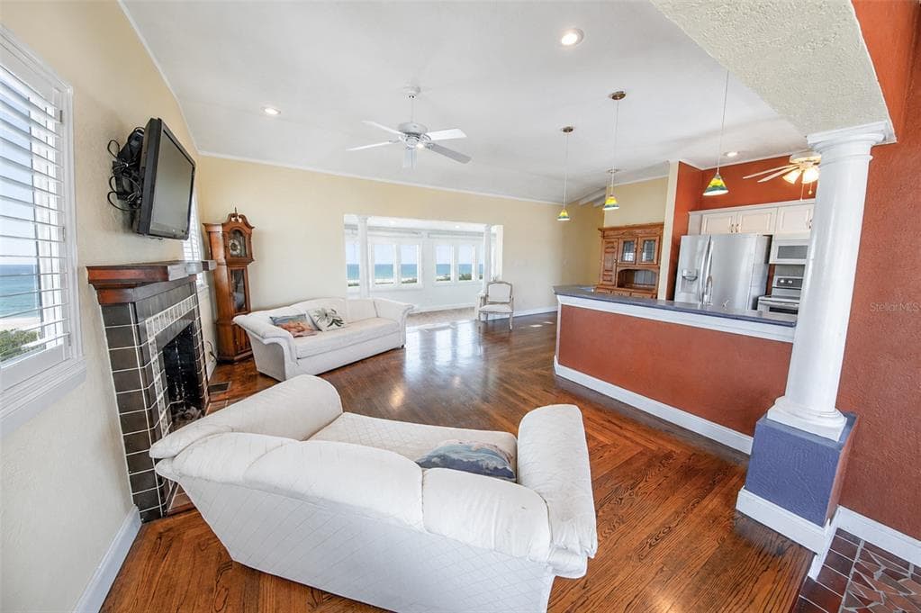 3873 S ATLANTIC AVENUE photo 4