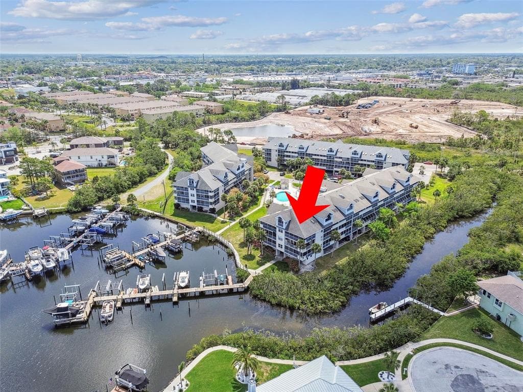 5537 SEA FOREST DRIVE 301 photo 2