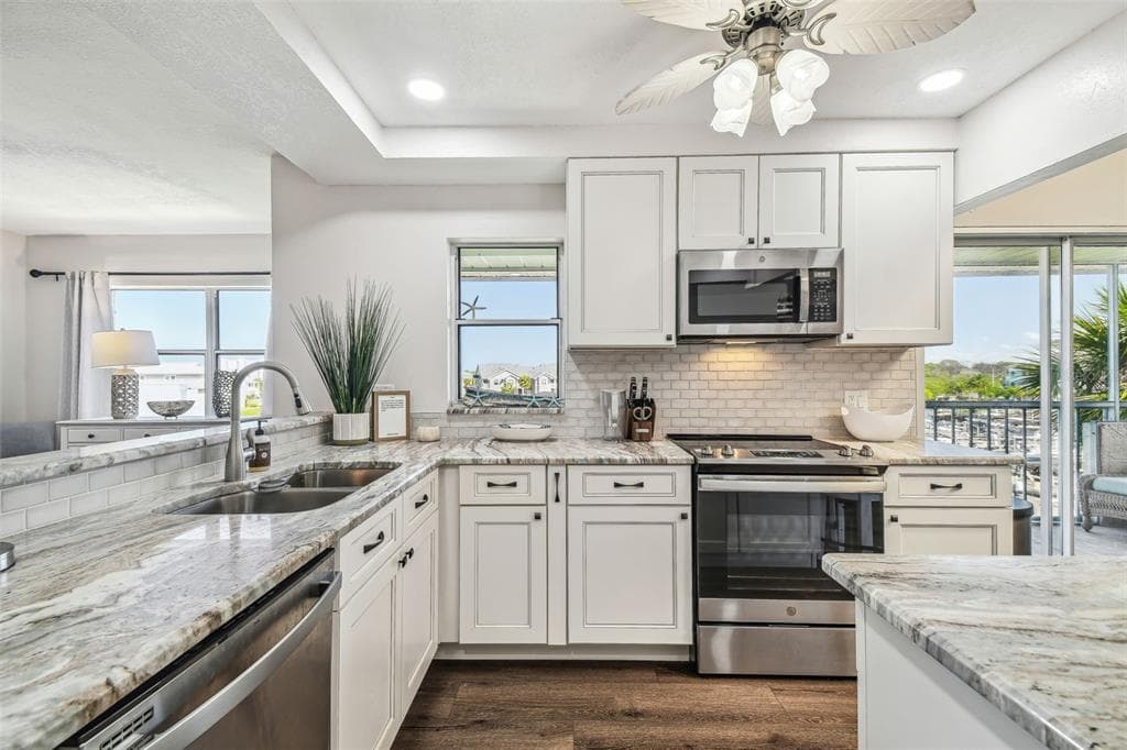 5537 SEA FOREST DRIVE 301 photo 12
