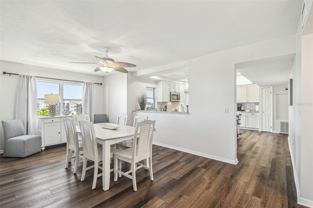 5537 SEA FOREST DRIVE 301 photo 14