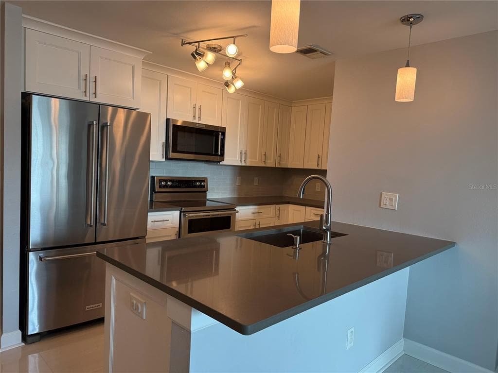 345 BAYSHORE BOULEVARD 1102 photo 5