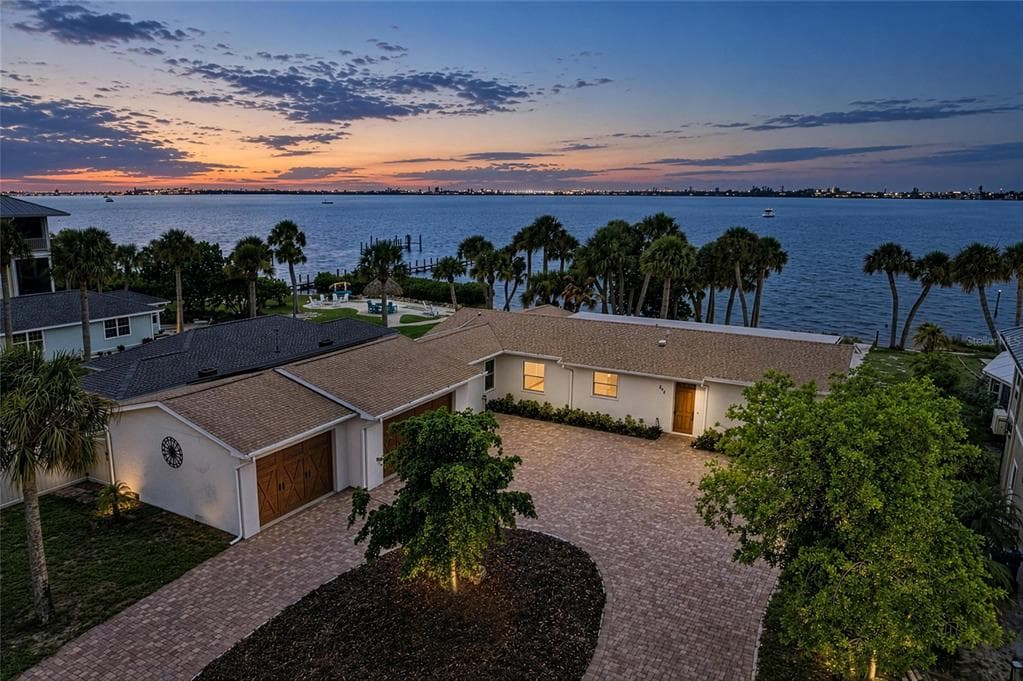 211 BAHIA VISTA DRIVE photo 2