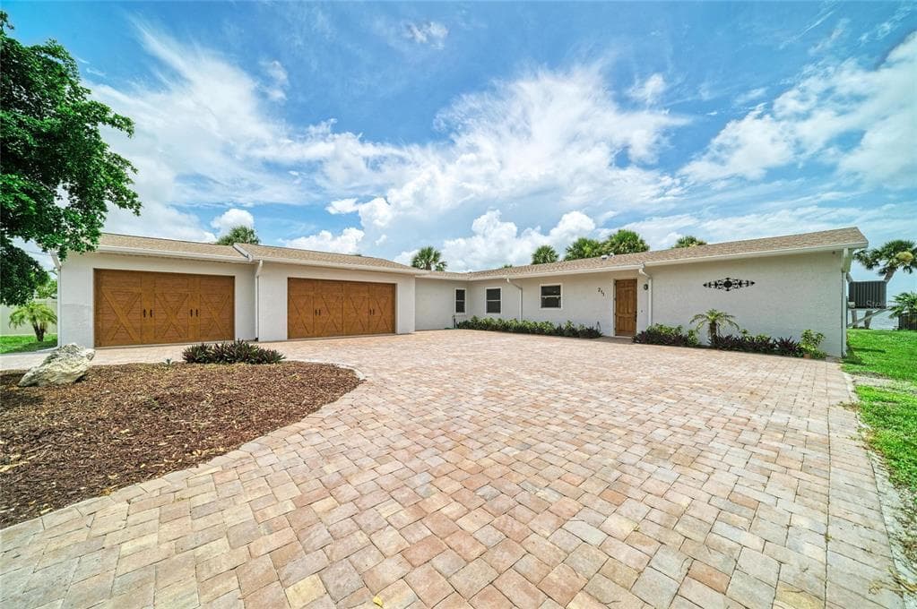211 BAHIA VISTA DRIVE photo 1