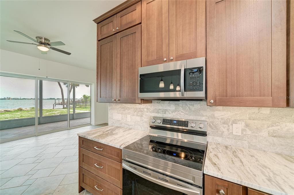 211 BAHIA VISTA DRIVE photo 18