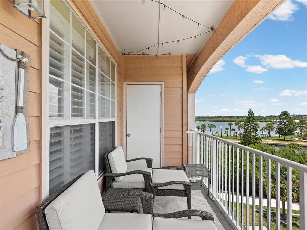 5000 CULBREATH KEY WAY 9-301 photo 2