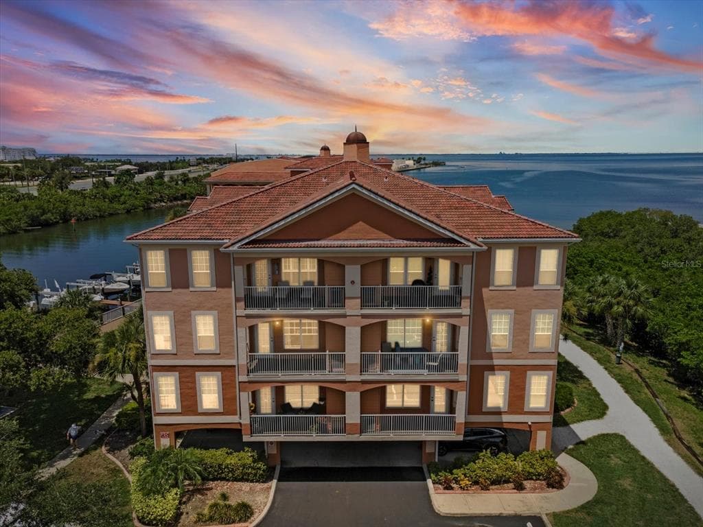 5000 CULBREATH KEY WAY 9-301 photo 1